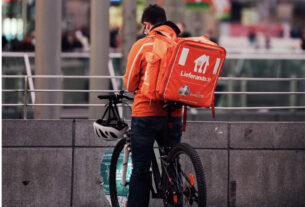 Delivery rider