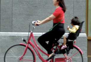 cycling mother