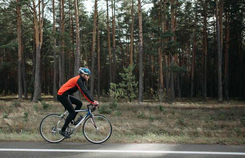 Lone cyclist
