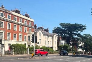 Photo of Castle Hill/Bath Road in Reading